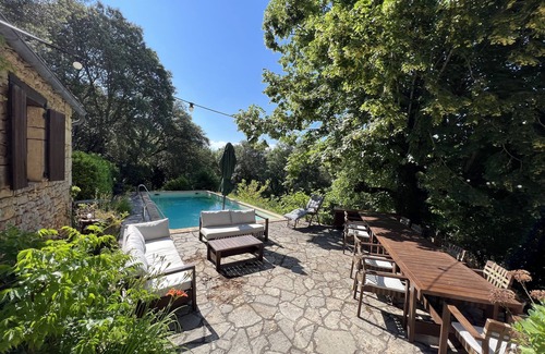 Les Eyzies House | Secluded 5 Bedroom Woodland Villa with Pool