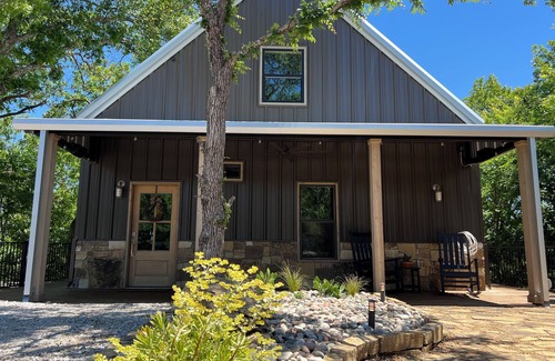 Milo Cabin | Secluded and Peaceful Treetop Cabin Retreat, located on Webb Mtn Cattle Ranch.