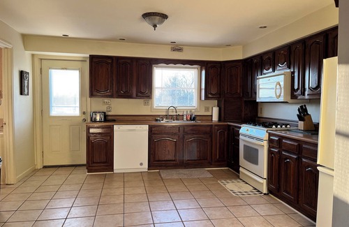 Stewart House | Secluded Athens County 3 bedroom home with loft and beautiful views