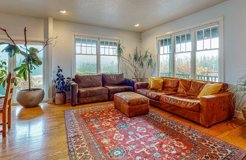 Carrolls House | Secluded Blueberry Farm Retreat on 20 Acres - Wood Fireplace, Dog-Friendly