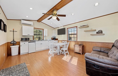 Waco House | Secluded Cabin 10 Minutes to Waco