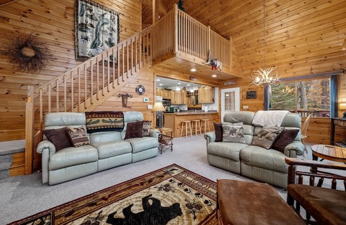 Old Forge House | Secluded cabin close to Old Forge and New York's largest water park