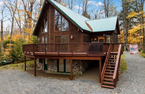 Old Forge House | Secluded cabin close to Old Forge and New York's largest water park