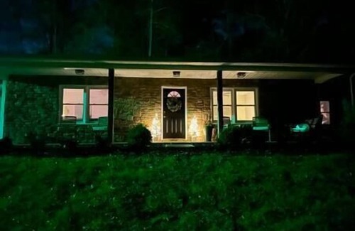 Fortson House | Secluded cabin on two acres minutes from Columbus