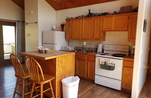 Hatton Cabin | Secluded cabin w/big wrap around deck minutes away from Cossatot River