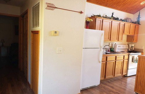 Hatton Cabin | Secluded cabin w/big wrap around deck minutes away from Cossatot River