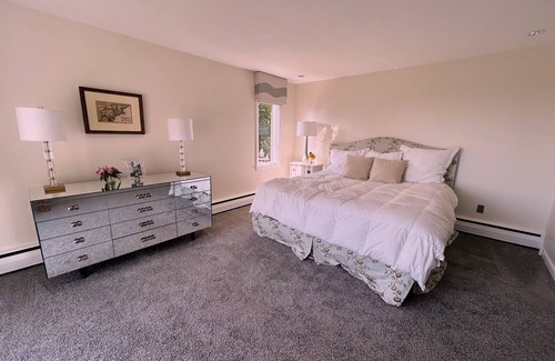 Madison Center House | Secluded Cliffside Escape with expansive golf/L I Sound Views– Pet Friendly !