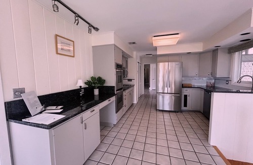 Madison Center House | Secluded Cliffside Escape with expansive golf/L I Sound Views– Pet Friendly !