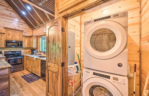 Broken Bow Cabin | Secluded! Couples/Family Cabin, 1Br; 1 Lux Bth: Bunkroom, Sleeps 4, Hot Tub