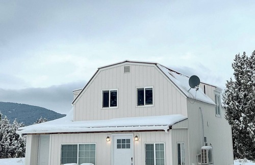 Lava Hot Springs House | Secluded, Cozy Cabin- GREAT views, 6 min from hot pools