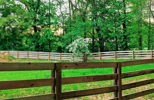 Bethelridge House | Secluded Creekside farmhouse