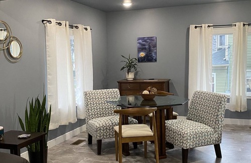 Valparaiso Apartment | Secluded downtown carriage house