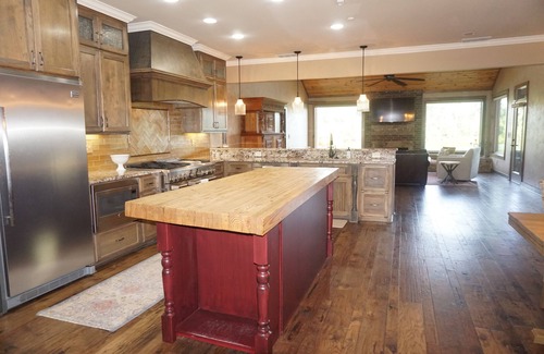 Jefferson House | Secluded East Texas Getaway with 22 Acre Private Lake