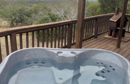 Paluxy Cabin | Secluded Escape with scenic views & hot tub