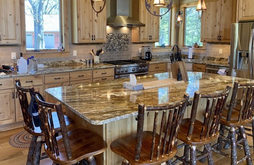Afton House | Secluded Executive Getaway on 40 Acres