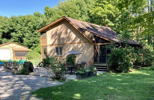 Put-in-Bay House | Secluded Family Cabin in the Woods, on Put-in-Bay!