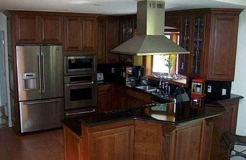 Westbrook House | Secluded Family escape w/pool & jacuzzi