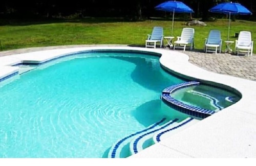 Westbrook House | Secluded Family escape w/pool & jacuzzi