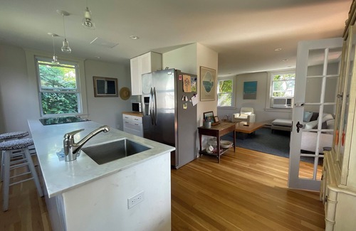 Madison Center Cottage | Secluded Family Friendly Beach House