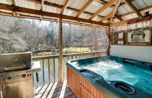 Dahlonega House | Secluded Family Retreat in Dahlonega with Hot Tub!