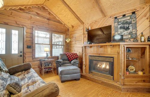 Dahlonega House | Secluded Family Retreat in Dahlonega with Hot Tub!