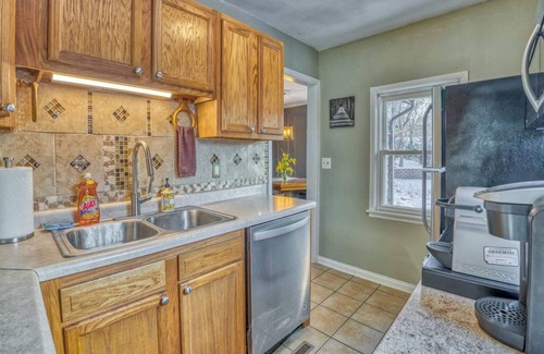 Miller Beach House | Secluded, Fenced Cottage, Hot Tub, Fire Pit, Dog Friendly, Nat’l Park
