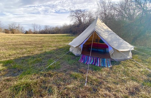 Lee's Summit Cabin | Secluded glamping yet close to city amenities
