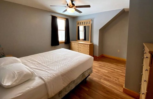 West Paris Apartment | Secluded Guest House