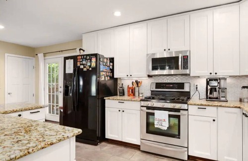 Parker Lane House | Secluded Half Acre Gem w/Pickleball Court