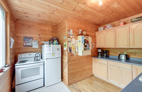 Harmony Cabin | Secluded Harmony Cabin w/Deck, Dock, Boats!