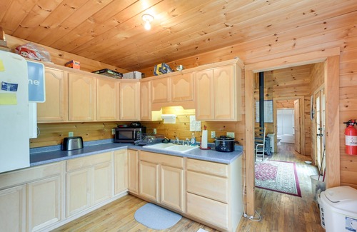 Harmony Cabin | Secluded Harmony Cabin w/Deck, Dock, Boats!