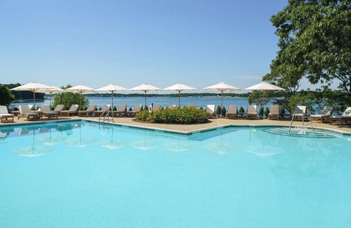 Shelter Island Heights House | Secluded Hideaway in 2 Waterview Rooms! Outdoor Pool, Bicycles & Stunning Views