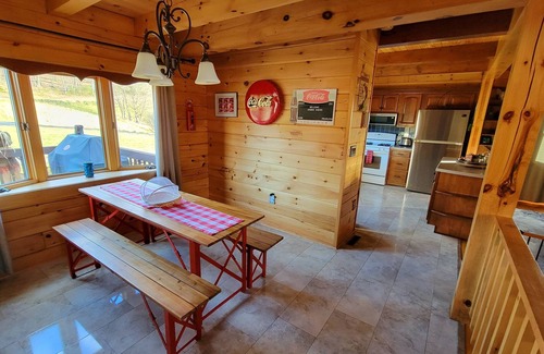 Baker Cabin | Secluded Hilltop Retreat: Log Cabin + Hot Tub
