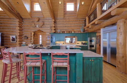 Gallatin Gateway House | Secluded home w/exceptional views, hot tub, game room, close to Big Sky Resort - Special K Lodge