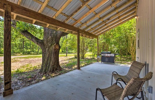 Yantis House | Secluded Home with Gas Grill, 3 Mi to Boating!