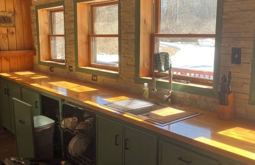 Clayton House | Secluded house located 5 minute drive from Clayton