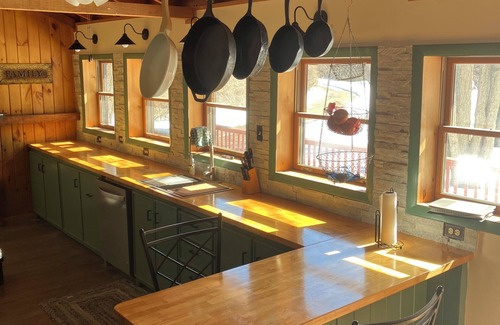 Clayton House | Secluded house located 5 minute drive from Clayton