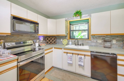 Mid America Cottage | Secluded Lake Hamilton Access: Hot Springs Home