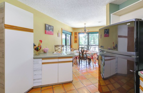 Mid America Cottage | Secluded Lake Hamilton Access: Hot Springs Home