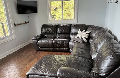 Havelock-Belmont-Methuen Cottage | Secluded Lakefront Getaway with private cove - 4 season cottage