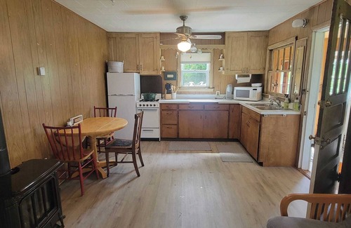 Dalton Cabin | Secluded lakeside cabin, rustic charm, sleeps 6, 700' lakeshore, 10 acres