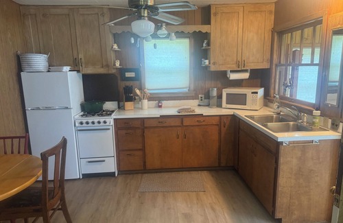 Dalton Cabin | Secluded lakeside cabin, rustic charm, sleeps 6, 700' lakeshore, 10 acres