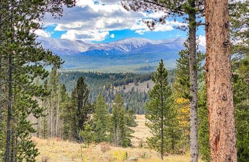 Alma House | Secluded Log Cabin with Views & Hot Tub, Foosball, Wood Stove - Heavenly Homestead
