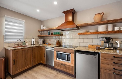 Wimberley Villa | Secluded Luxury Couples cabin | Sauna & Pool