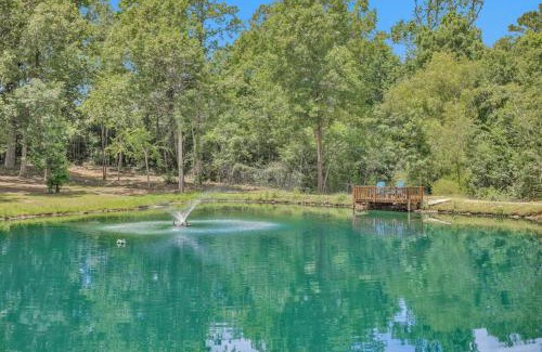 Montgomery House | Secluded Luxury Wagon with Pond, King Bed, Full Bath, Patio
