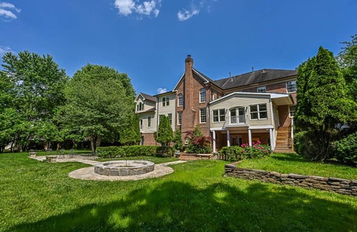 McLean House | Secluded mansion on 2 acres