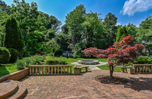 McLean House | Secluded mansion on 2 acres
