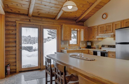 Bozeman House | Secluded Mountain Retreat with Stunning Views