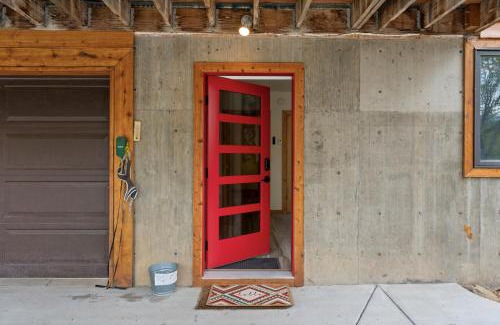 Purgatory Ski Chalet | Secluded Mtn home by Purg, Hot Tub, Views! Pets ok