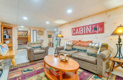 Murphy Apartment | Secluded Murphy Vacation Rental with Private Hot Tub